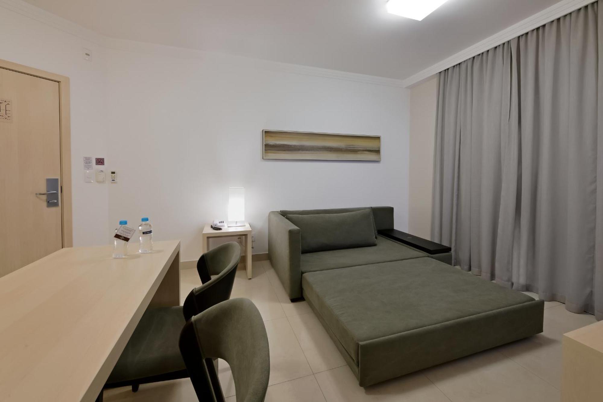 Hotel Mont Blanc Premium Ribeirão Preto Rum bild A sofa bed