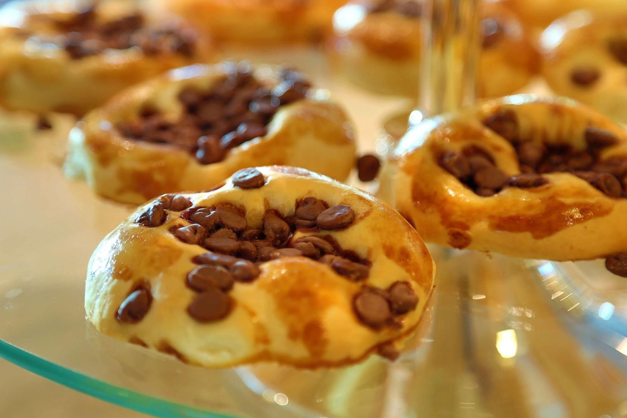 Hotel Mont Blanc Premium Ribeirão Preto Exteriör bild Chocolate chip scones