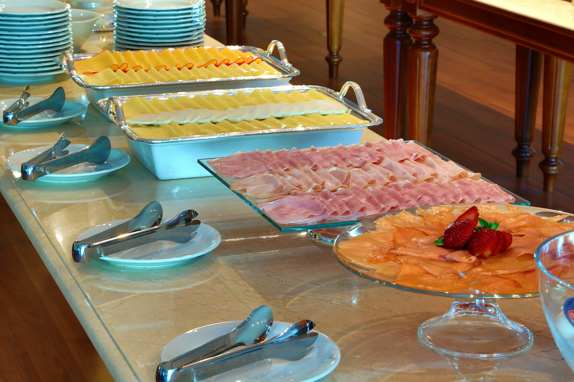Hotel Mont Blanc Premium Ribeirão Preto Exteriör bild A buffet
